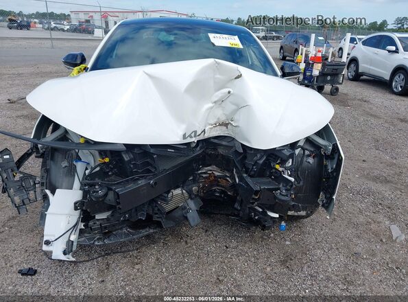 3KPFW4DC6SE118892 2025 KIA K4 White წინა ხედი