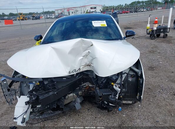 3KPFW4DC6SE118892 2025 KIA K4 White უკანა სალონის ხედი