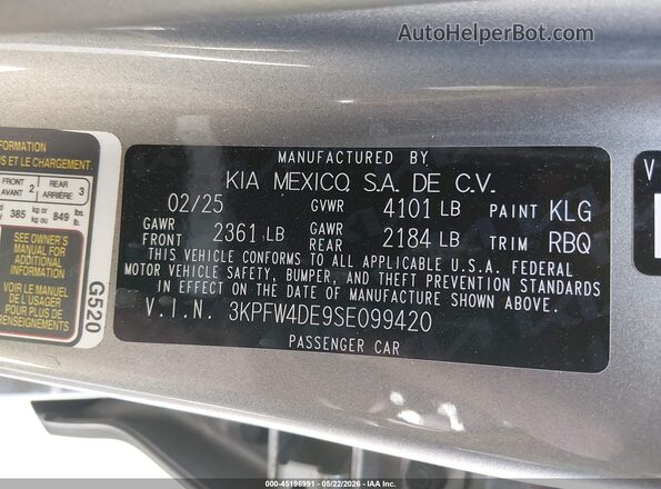 3KPFW4DE9SE099420 2025 KIA K4 Gray Widok komory silnika