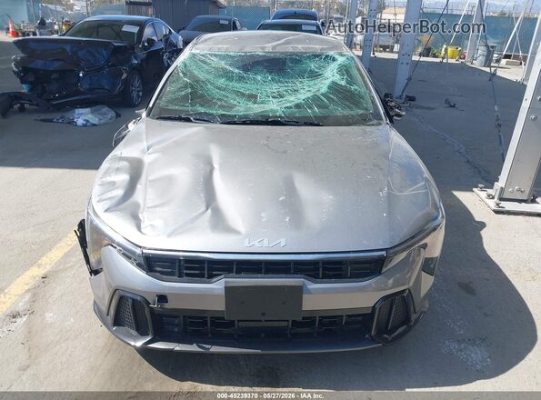 3KPFW4DEXSE043096 2025 KIA K4 Gray Դիմացի տեսք