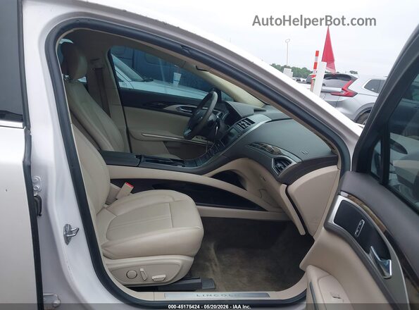 3LN6L2G94GR631695 2016 LINCOLN MKZ White Widok wnętrza z przodu
