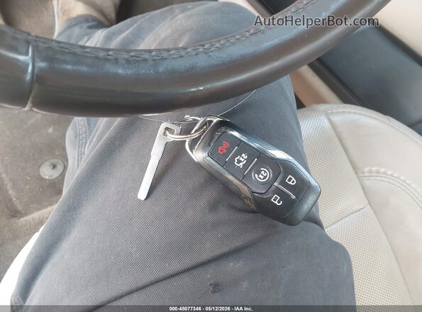 3LN6L2LU9GR608388 2016 LINCOLN MKZ HYBRID Красный Вид панели приборов