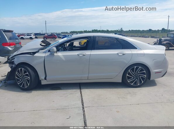 3LN6L5A93LR615489 2020 LINCOLN MKZ White Rear interior view