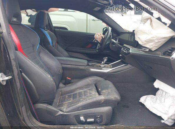 3MF13DM01P8D60307 2023 BMW M2 Black წინა სალონის ხედი