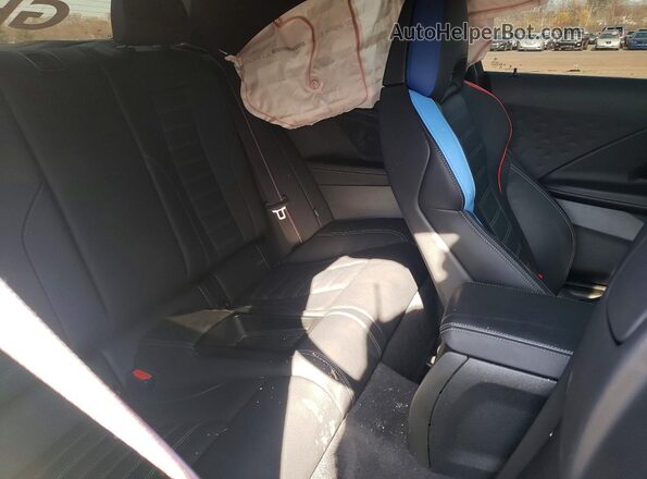 3MF13DM04R8E74868 2024 BMW M2 Зеленый Вид задних сидений