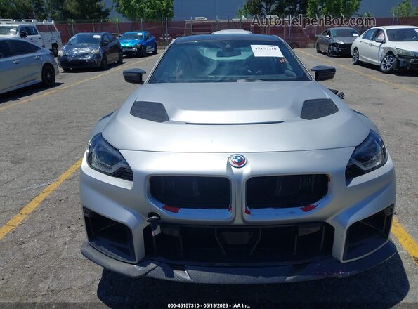 3MF13DM05R8D89408 2024 BMW M2 Silver Widok wnętrza z tyłu