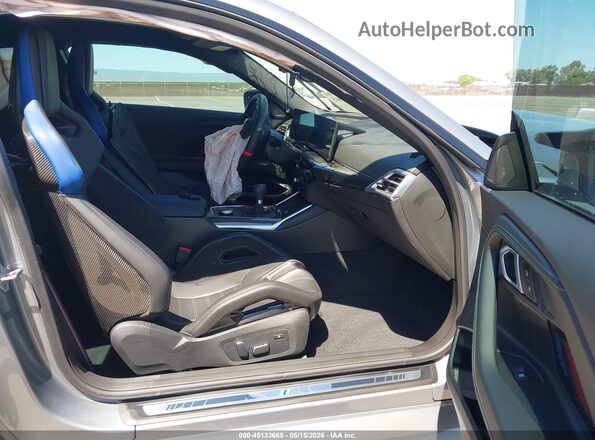 3MF23DM06S8F57745 2025 BMW M2 Gray Vista interior delantera