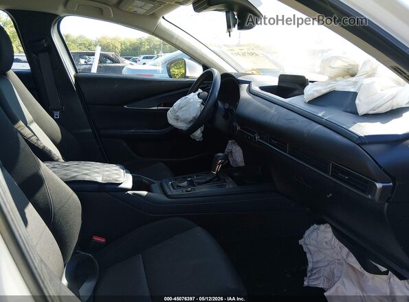 3MVDMBBLXLM116704 2020 MAZDA CX-30 Белый Вид салона спереди