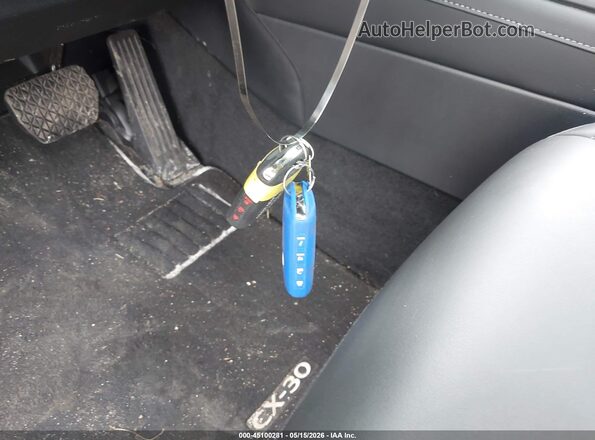 3MVDMBBM6SM797967 2025 MAZDA CX-30 Красный Вид панели приборов