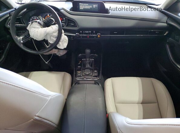 3MVDMBCM0RM671015 2024 MAZDA CX-30 Gray Widok deski rozdzielczej