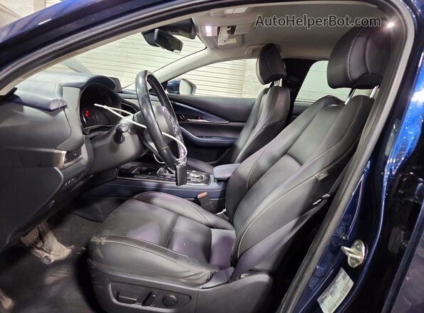 3MVDMBDL5LM134069 2020 MAZDA CX-30 Blue Front interior view