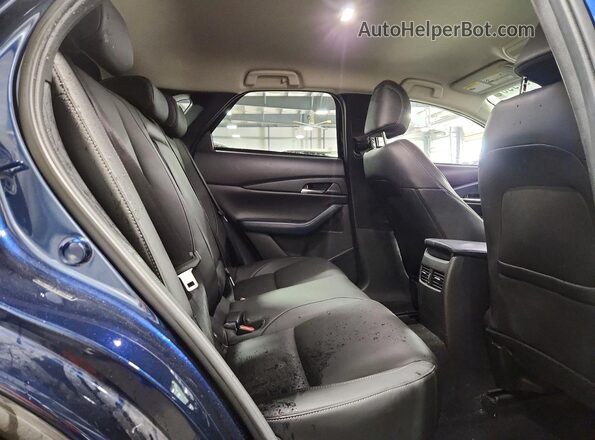 3MVDMBDL5LM134069 2020 MAZDA CX-30 Blue Rear interior view