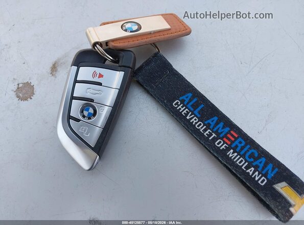3MW23CM03N8C49415 2022 BMW 2 SERIES Purple Առջևի վահանակի տեսք