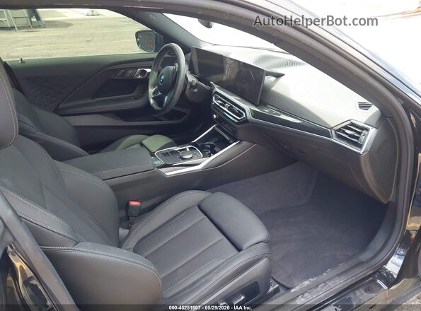 3MW23CM09R8E53948 2024 BMW 2 SERIES Black Widok wnętrza z przodu