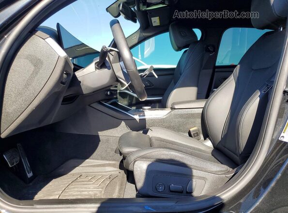 3MW69CW02S8F09344 2025 BMW 3 SERIES Черный Вид салона спереди