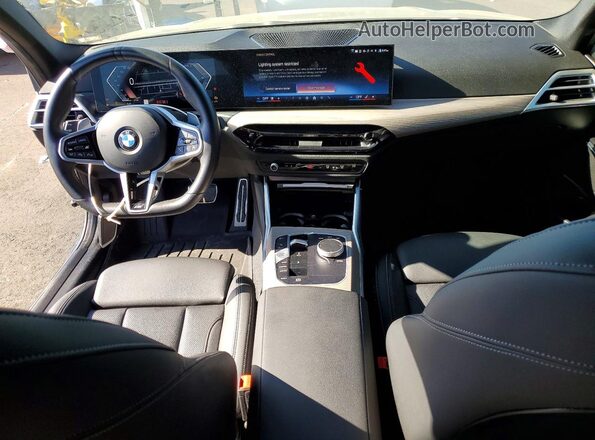 3MW69CW02S8F09344 2025 BMW 3 SERIES Черный Вид панели приборов
