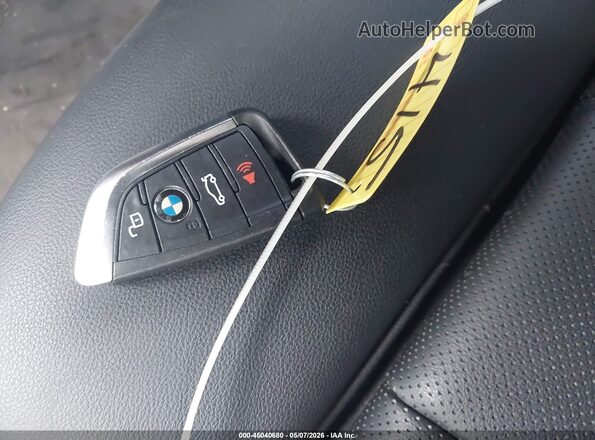 3MW89CW04S8F16143 2025 BMW 7 SERIES Gray Առջևի վահանակի տեսք