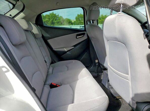 3MYDLBJV4LY705121 2020 TOYOTA YARIS White 
