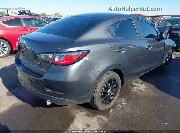 3MYDLBYV0HY155798 2017 TOYOTA YARIS IA Gray Задня права чверть