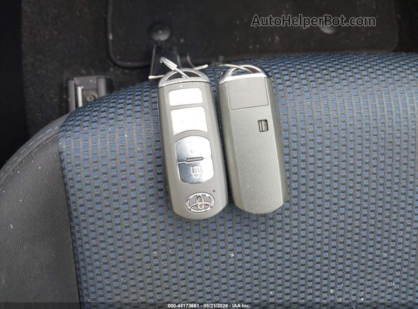 3MYDLBYV0HY185254 2017 TOYOTA YARIS IA Red Առջևի վահանակի տեսք