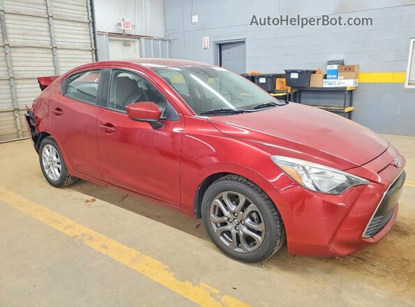 3MYDLBYV0JY302174 2018 TOYOTA YARIS Red Передня права чверть