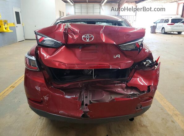 3MYDLBYV0JY302174 2018 TOYOTA YARIS Red Вид ззаду