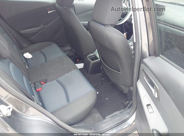 3MYDLBYV0JY324689 2018 TOYOTA YARIS IA Gray VIN կոդի պիտակի տեսք