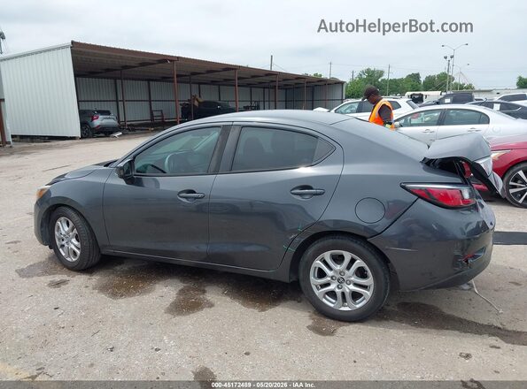 3MYDLBYV0JY324689 2018 TOYOTA YARIS IA Gray Սալոնի 360 աստիճան տեսք