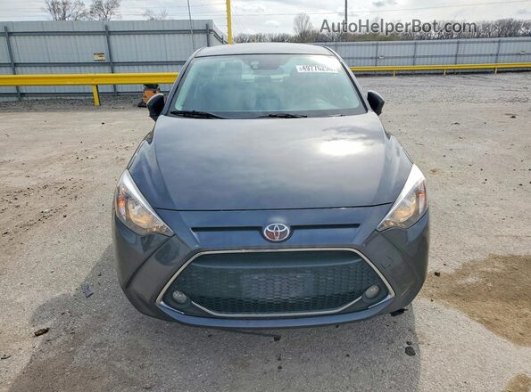 3MYDLBYV0KY509780 2019 TOYOTA YARIS Серый Вид спереди