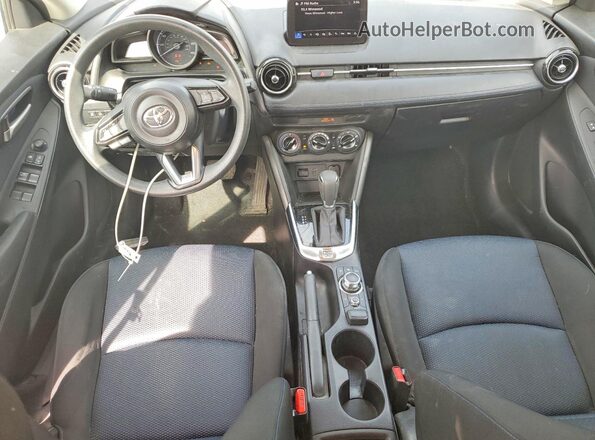 3MYDLBYV0KY509780 2019 TOYOTA YARIS Серый Вид панели приборов