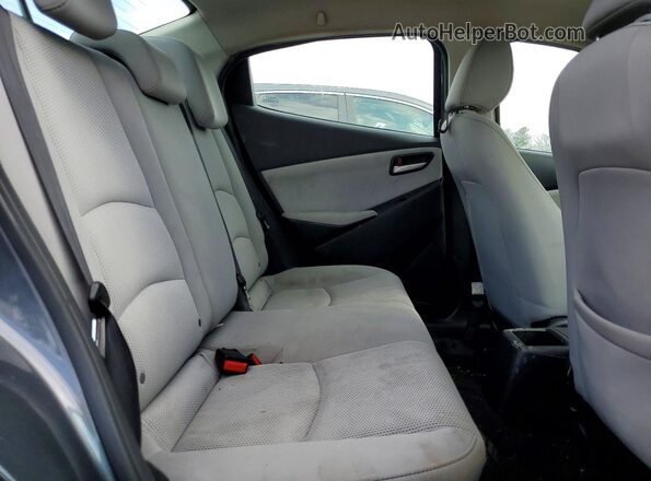 3MYDLBYV0KY521427 2019 TOYOTA YARIS Gray Widok tylnych siedzeń