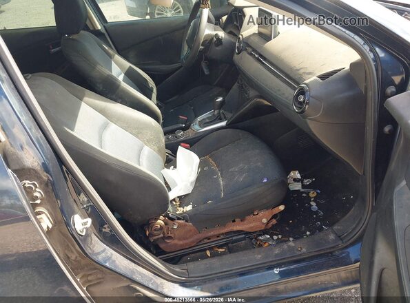 3MYDLBYV2HY151297 2017 TOYOTA YARIS IA Blue Вид салону спереду