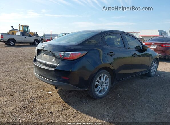 3MYDLBYV2HY195154 2017 TOYOTA YARIS IA Black Задня права чверть