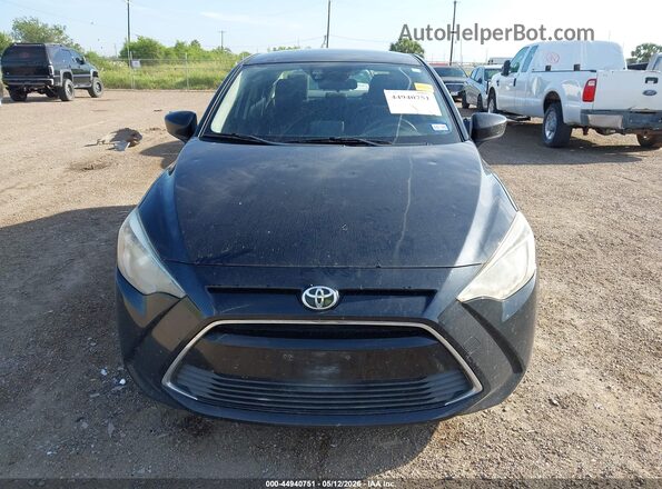3MYDLBYV2HY195154 2017 TOYOTA YARIS IA Black Вид щитка приладів