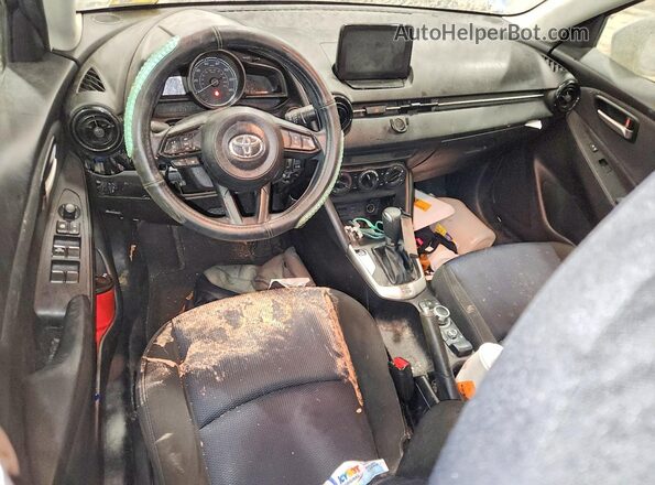 3MYDLBYV2KY516388 2019 TOYOTA YARIS Синий Вид панели приборов
