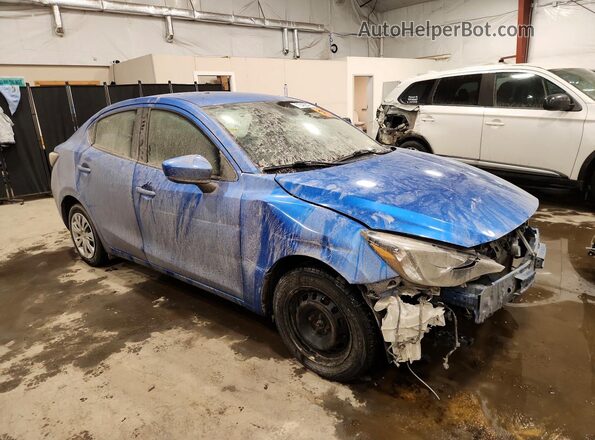 3MYDLBYV2KY516388 2019 TOYOTA YARIS Синий Передняя правая четверть