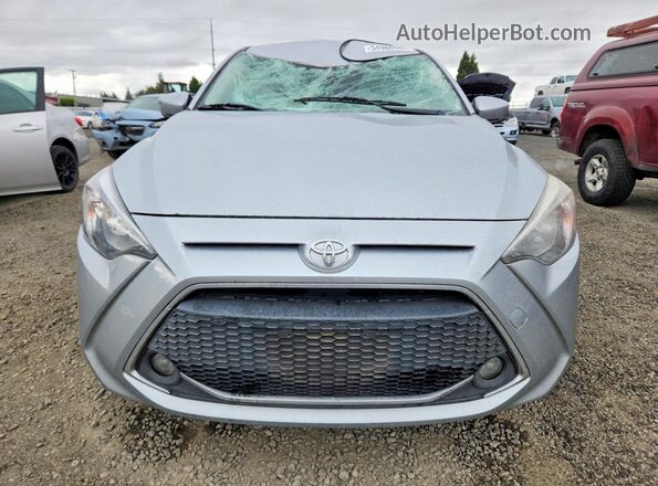 3MYDLBYV2KY517539 2019 TOYOTA YARIS Silver 