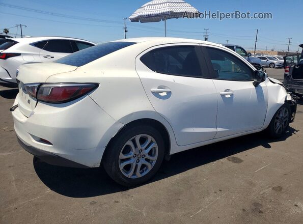 3MYDLBYV3HY154919 2017 TOYOTA YARIS White Rear right