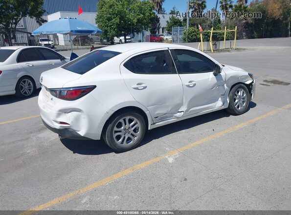 3MYDLBYV3HY180534 2017 TOYOTA YARIS IA White Tył prawy