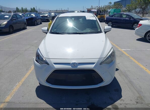 3MYDLBYV3HY180534 2017 TOYOTA YARIS IA White Widok zestawu wskaźników