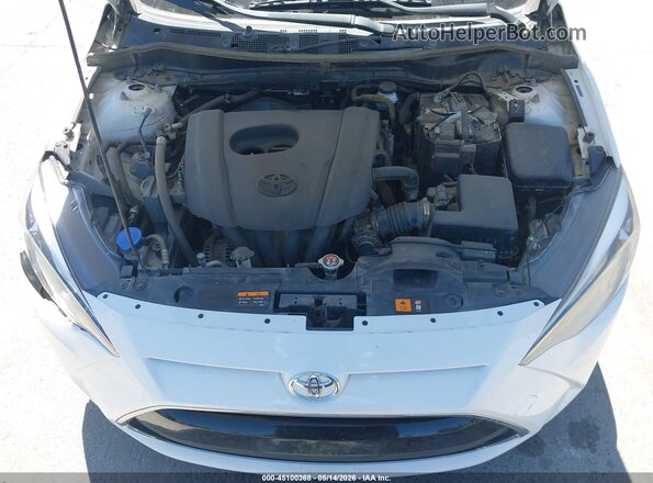 3MYDLBYV3HY180534 2017 TOYOTA YARIS IA White Widok z tyłu