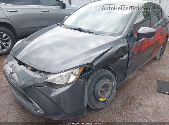 3MYDLBYV4HY175245 2017 TOYOTA YARIS IA Gray Vista frontal