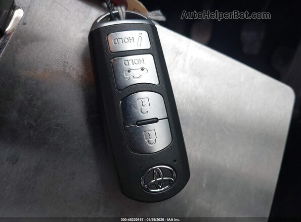 3MYDLBYV4HY175245 2017 TOYOTA YARIS IA Gray Vista del salpicadero