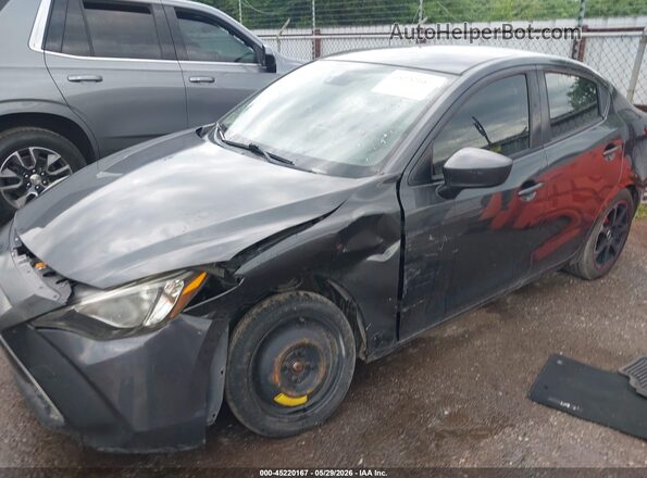 3MYDLBYV4HY175245 2017 TOYOTA YARIS IA Gray 