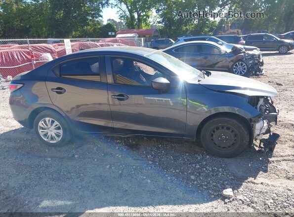 3MYDLBYV4KY502783 2019 TOYOTA YARIS Gray 360 interior view