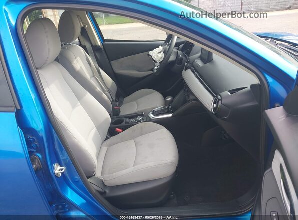 3MYDLBYV4KY521544 2019 TOYOTA YARIS Blue წინა სალონის ხედი