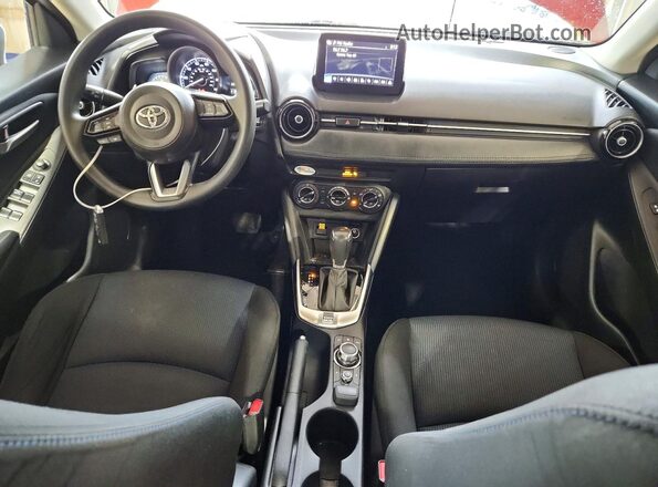 3MYDLBYV4LY709093 2020 TOYOTA YARIS Burgundy წინა პანელის ხედი