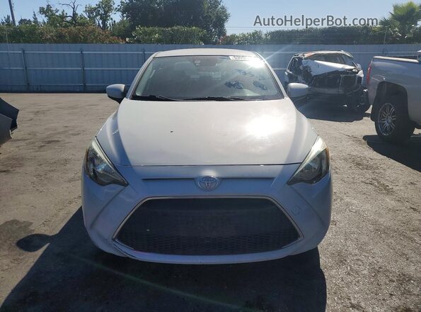 3MYDLBYV5KY516899 2019 TOYOTA YARIS White 
