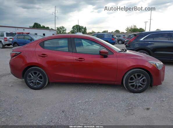 3MYDLBYV5KY517518 2019 TOYOTA YARIS Red Вид задньої частини салону