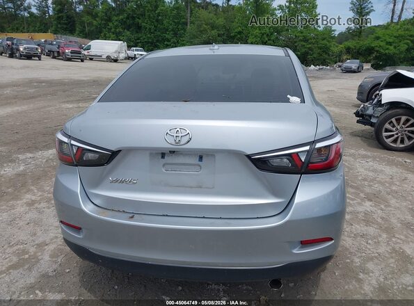 3MYDLBYV5KY526865 2019 TOYOTA YARIS Silver 